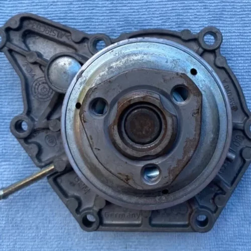Audi Q7 Water Pump for Sale | OEM Used Belt-Driven Mechanical Coolant Pump for the First-Generation 4L and Second-Generation 4M Q7 Chassis